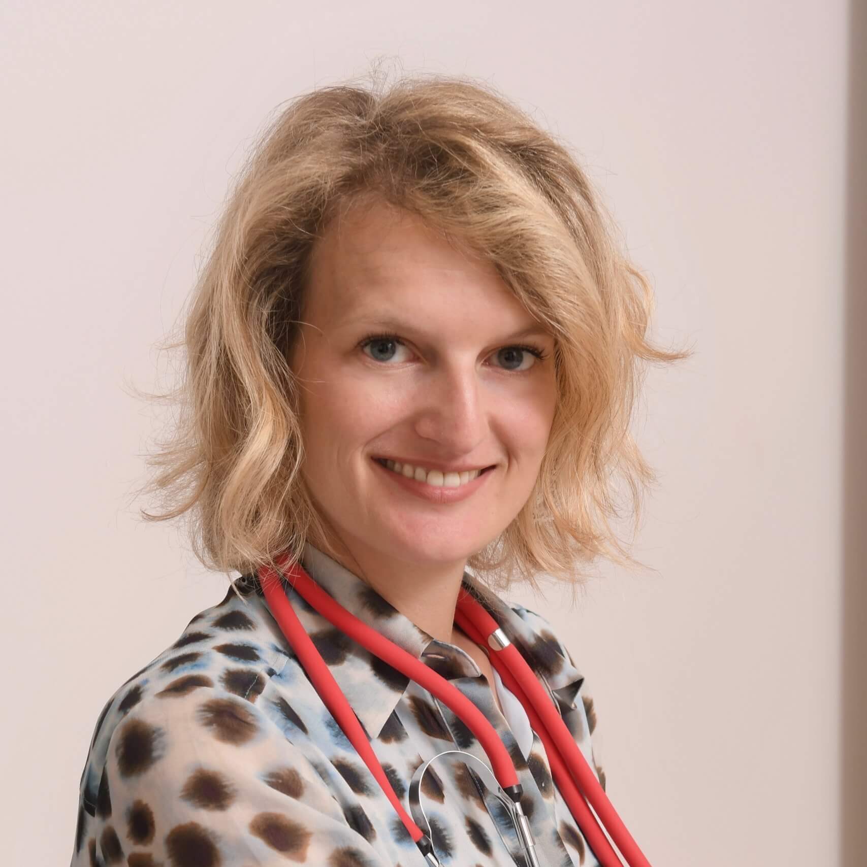 Homepage Dr. Wimmer Foto ich frau Dr. Nadine Wimmer Oberkörper